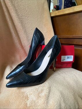 Guess Black Quilted Pointed-Toe Stiletto Pumps with Gold Heel Trim